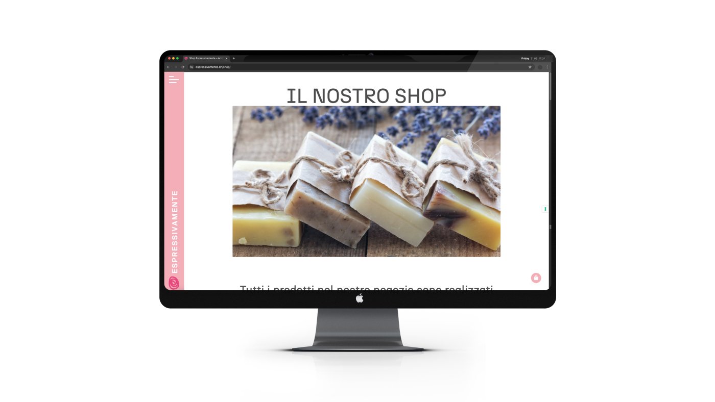 Mockup iMac con la sezione e-commerce del sito web Espressivamente